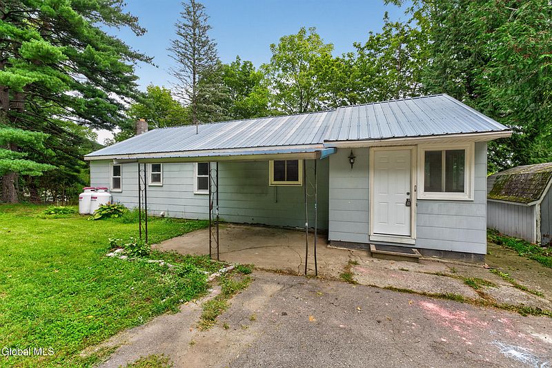 5th image of 28 Cardinal Lane