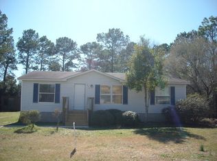 656 Bay Harbor Dr, Hampstead, NC 28443