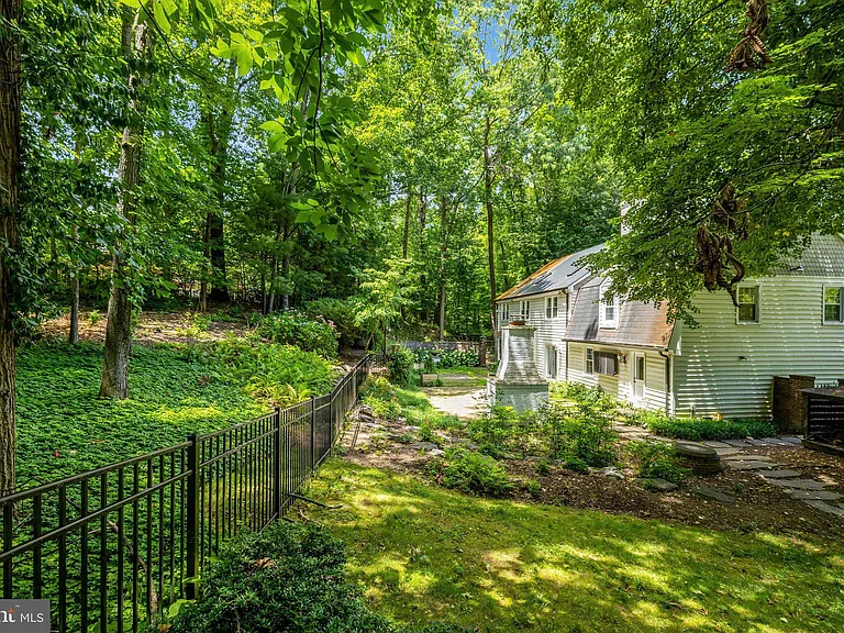 7845 Old Dominion Dr — Photo 21
