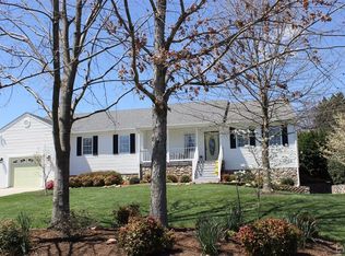 1930 Meadow Down Dr, Forest, VA 24551