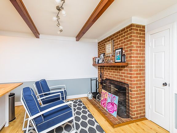 4th image of 120 College Ave
