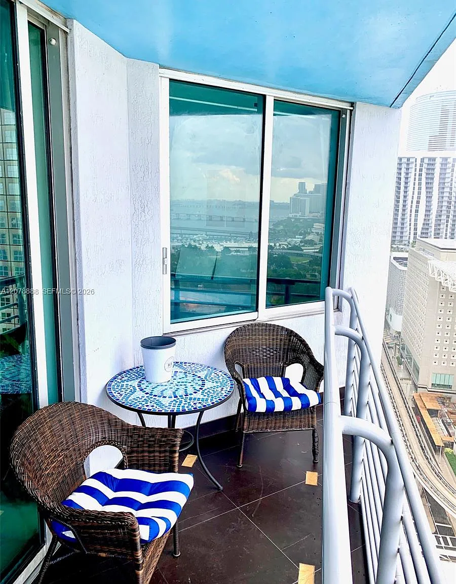 One Miami West Condo — Photo 4