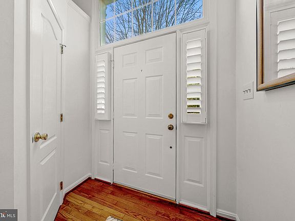 2nd image of 12027 Edgemere Cir