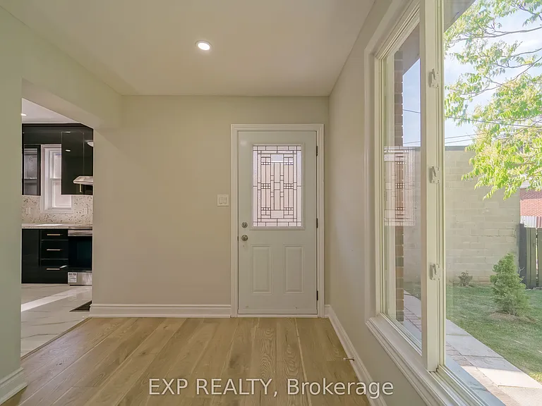 1509 Main St E #UPSTAIRS — Photo 12