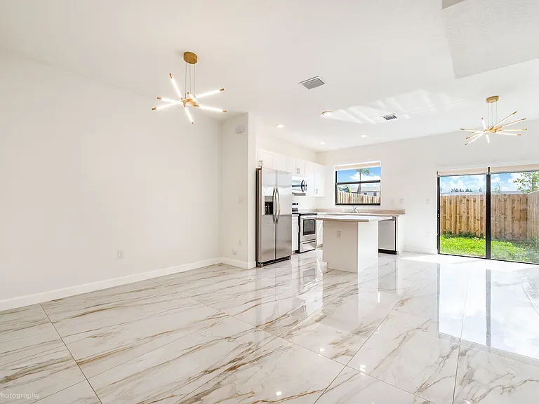 SW 133rd Ct — Photo 11