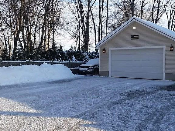 HUGE heated garage/ workshop