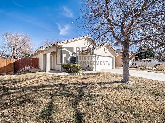 3rd image of 1014 Pinecrest Dr