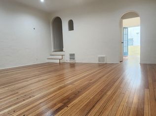 140 N Almont Dr, Beverly Hills, CA 90211