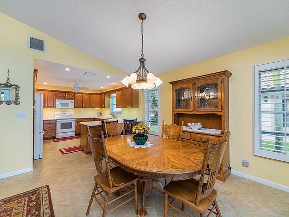 5th image of 115 Newport Dr