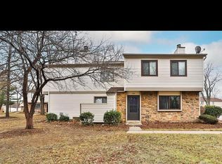 350 Rose Marie Ct #C, Saint Peters, MO 63376