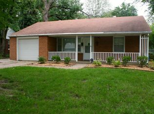 1500 Hillcrest Dr, Manhattan, KS 66502