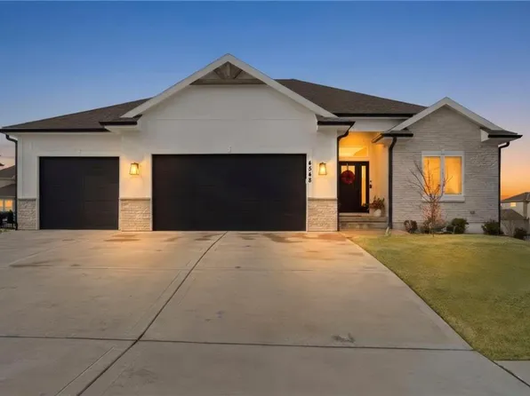 4548 NE Seneca Ter, Lees Summit, MO 64064