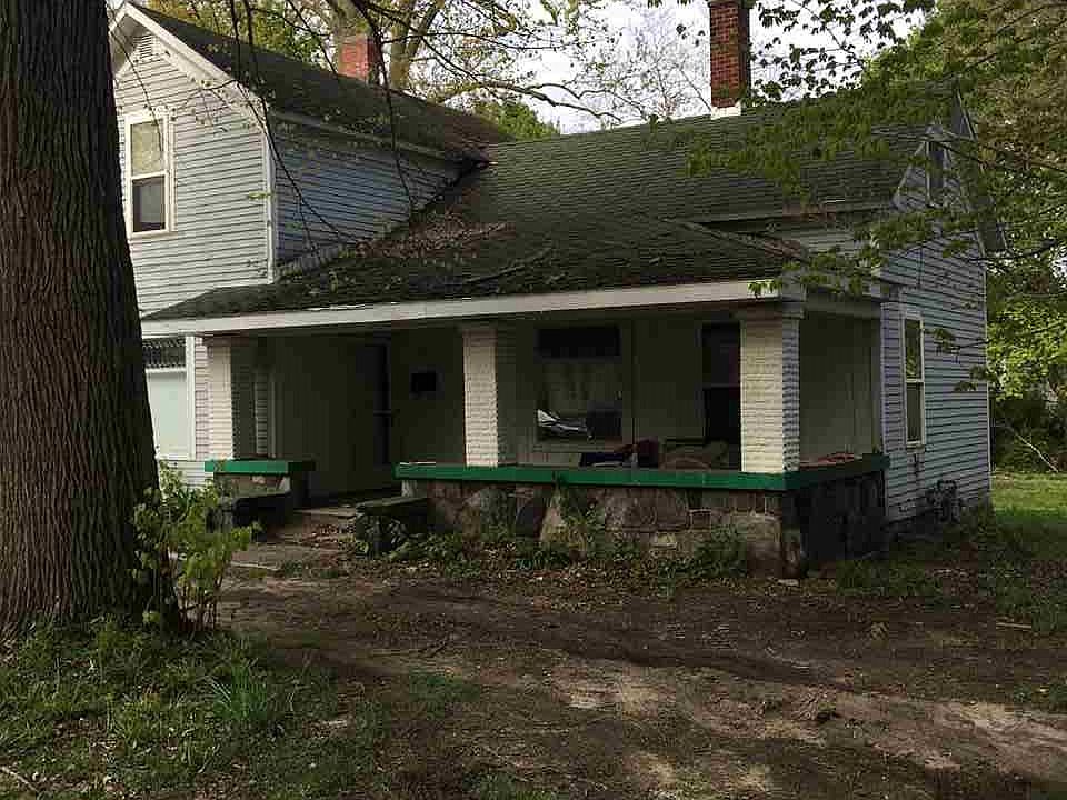 2nd image of 211 Sycamore St