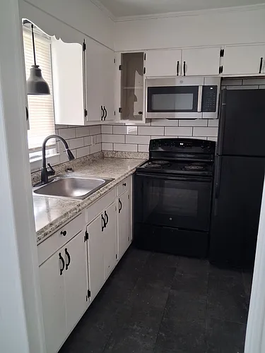 200 Greenbriar Townhomes #L Photo 1 200 Greenbriar Townhomes #L Photo 1