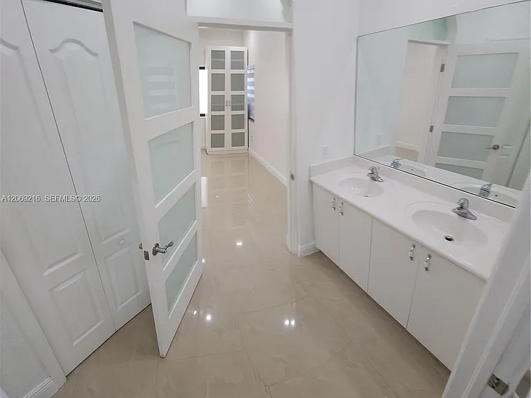 10752 SW 228th Ter — Photo 32