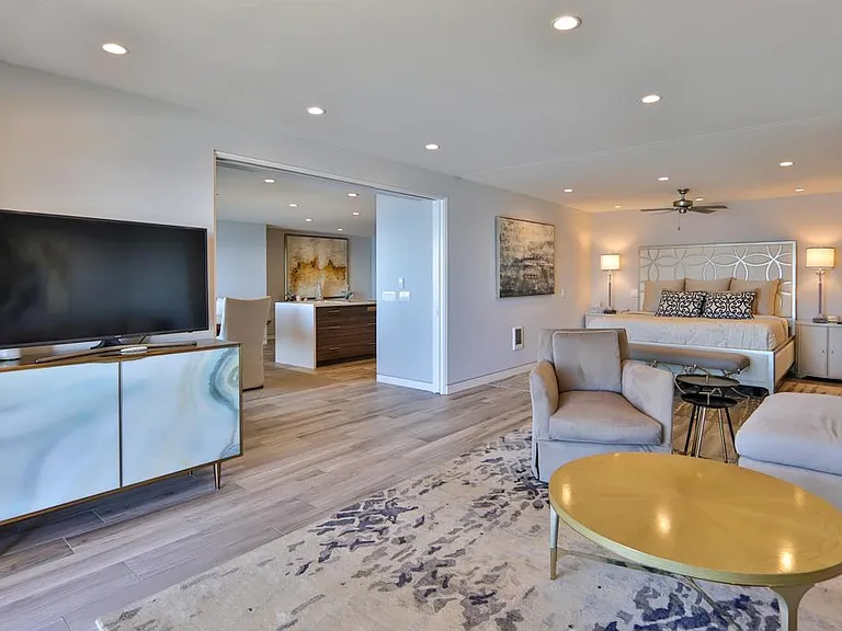 861 Beachfront Dr #B — Photo 10