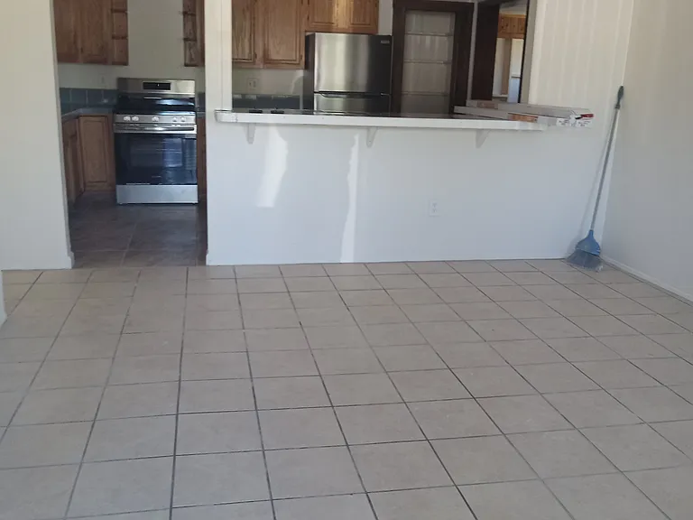 2918 Alamosa Dr — Photo 2