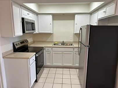 4th image of 528 SE 7th St APT 1