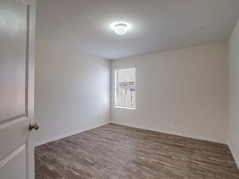 3200 Windy Vane Dr — Photo 8