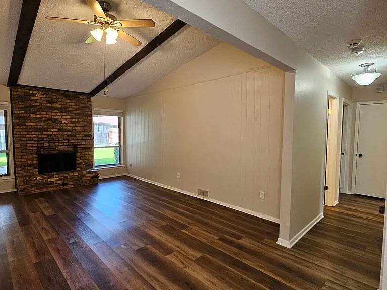 213 Melinda Dr — Photo 17
