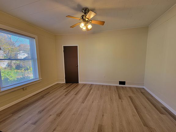 4th image of 2 Mundt Ave #D