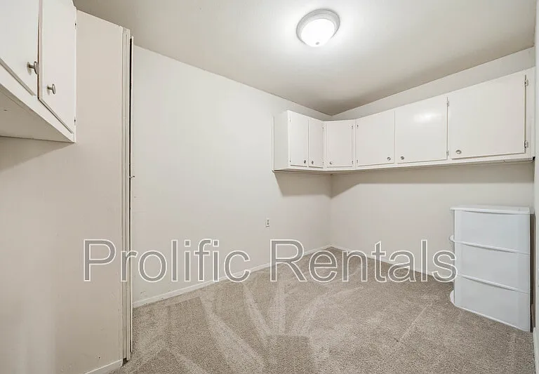 610 Creek St — Photo 24