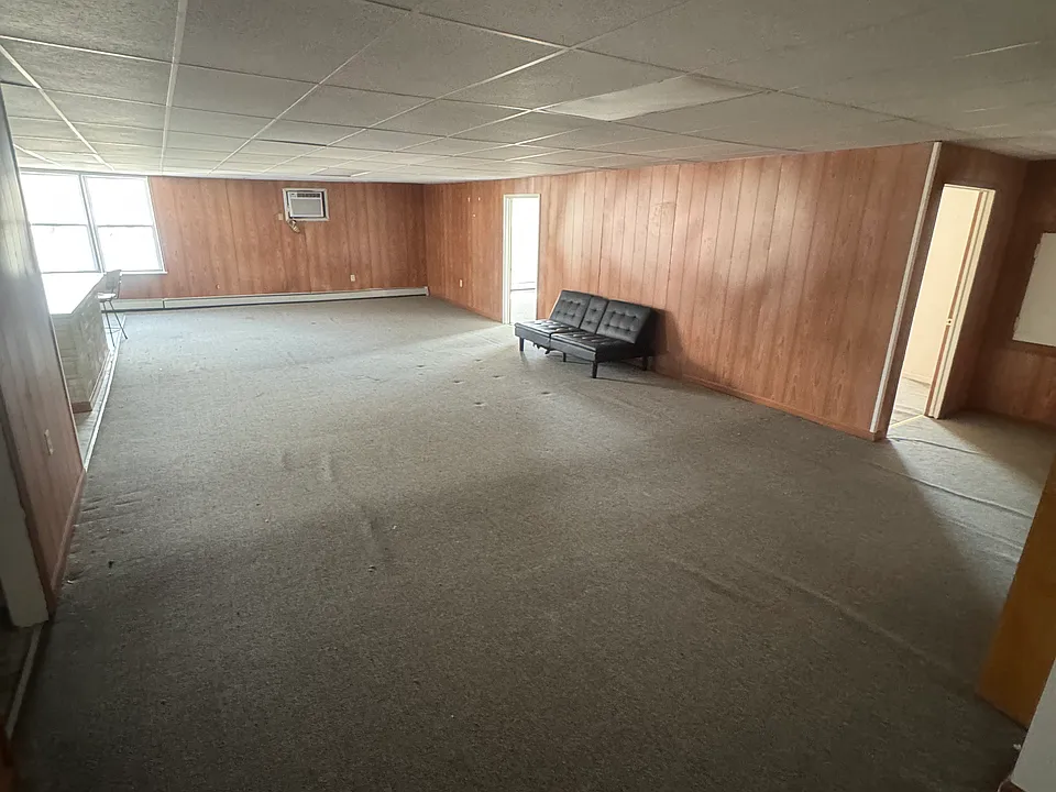 521 Main St #4