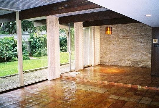 Open / Spacious