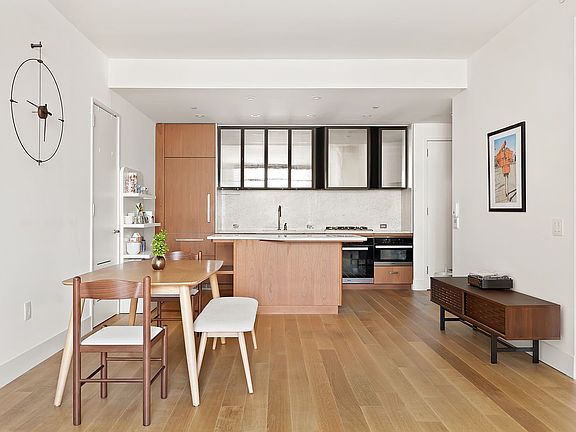 2nd image of 110 Charlton St #6B