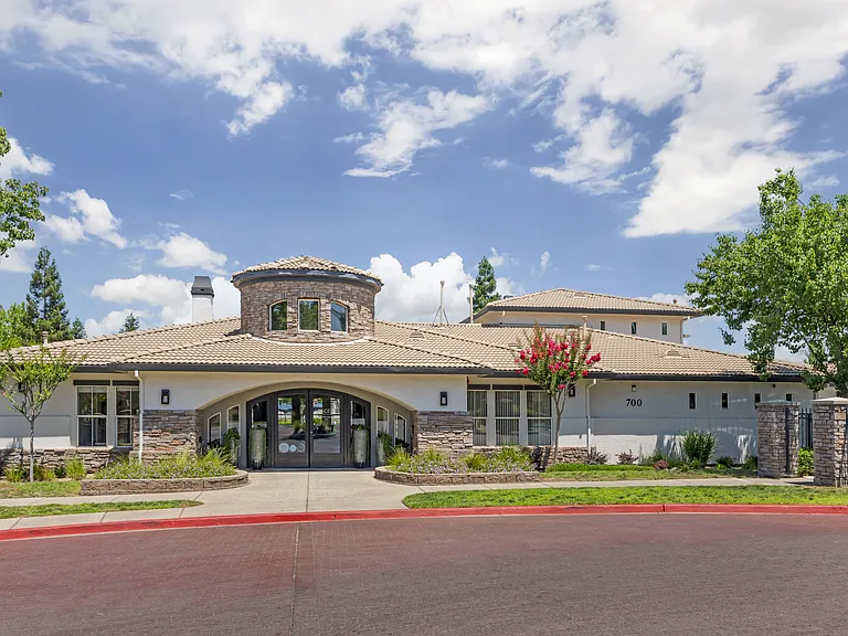Welcome to Ascent at the Galleriawhere comfort, style, and community come together. We invite everyone to experience modern living in a vibrant, friendly neighborhood you'll be proud to call home.