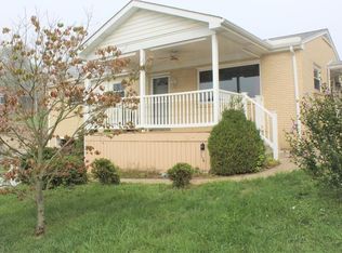 125 Clover Dr, Monaca, PA 15061