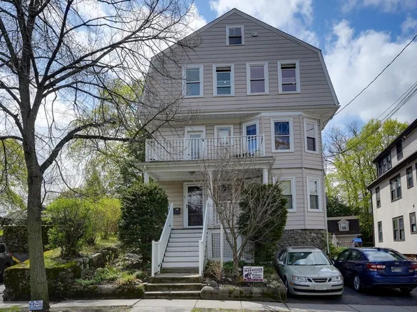 52 Burnham St #3, Belmont, MA 02478