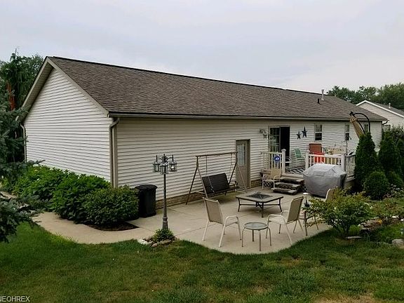 3rd image of 2884 Autumn Ave NW