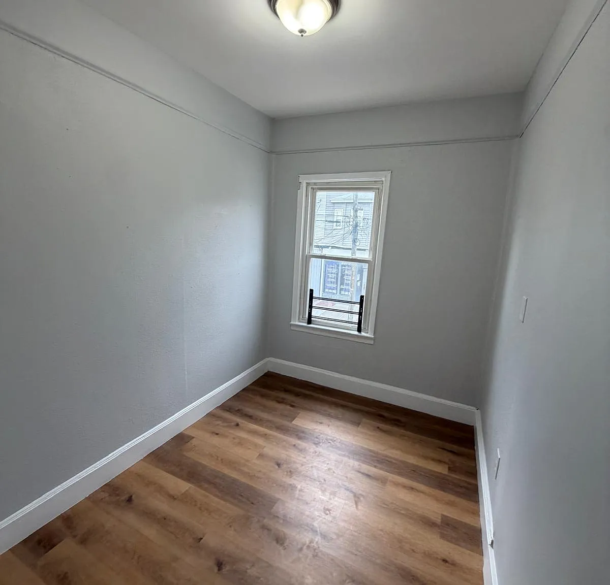 2 bed, 1200 sqft, $2,100 — Photo 3