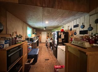 202 Pineview Rd, Linden, TN 37096