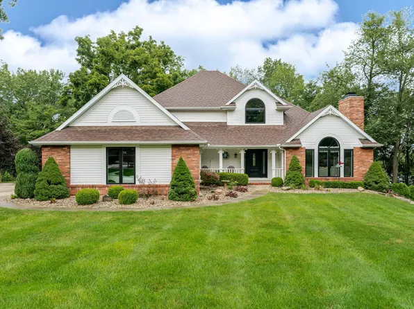 217 Greenfield Dr, Middlebury, IN 46540