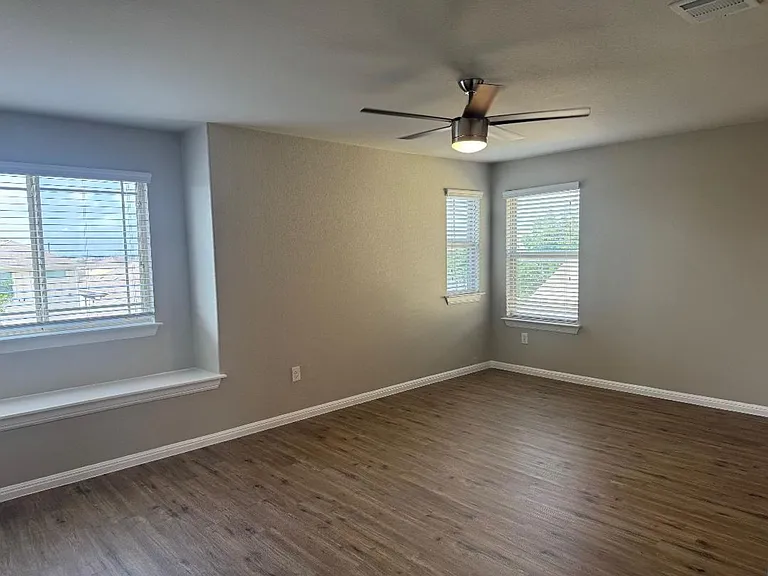 232 Triumph Rd — Photo 6