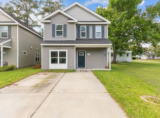 27 Diamond Ave, Chesapeake, VA 23323