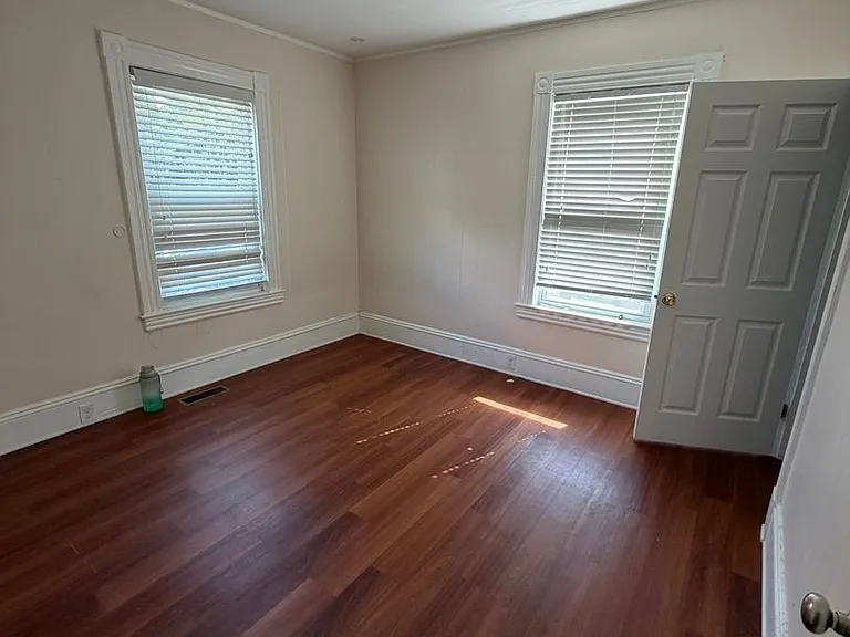 325 Rogers St — Photo 16