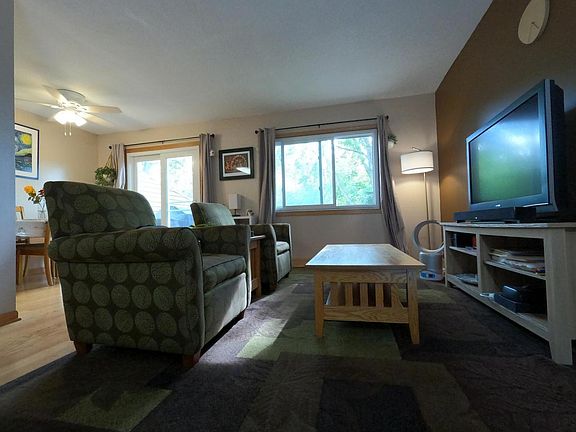 4th image of 861 Evergreen Cir