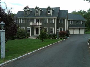 123 Hillcrest Dr, Southbury, CT 06488