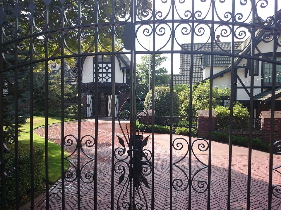 1st image of 23 Highland Dr
