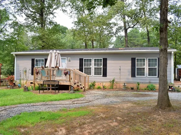 150 Highland Hills Dr, Campobello, SC 29322