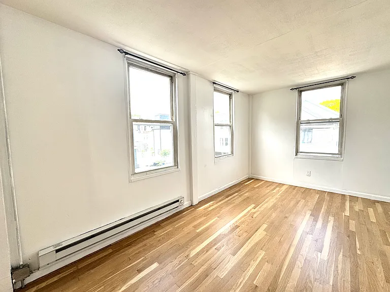 56 Pinckney St #2 — Photo 13