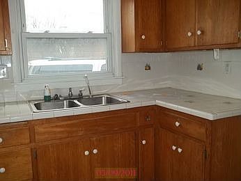 2nd image of 1009 High St