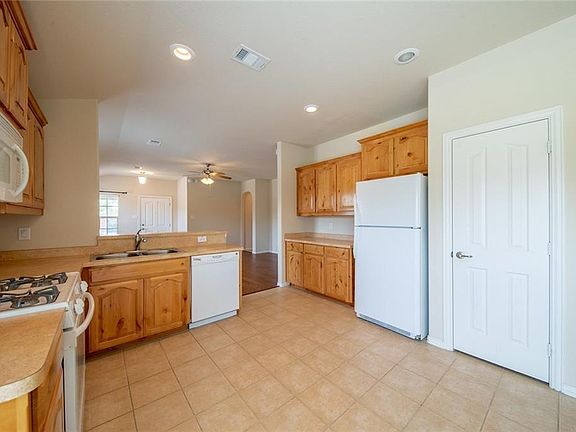 5th image of 12132 Walden Wood Dr