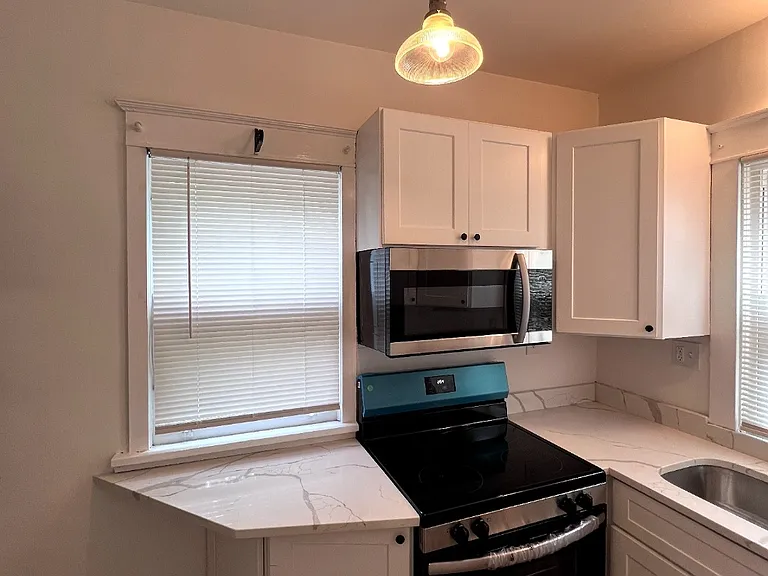 6113 Arbor St — Photo 12