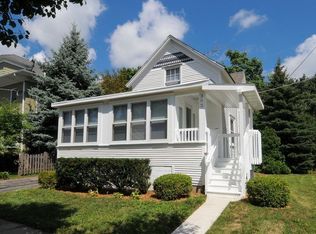 302 W Maple Ave, Libertyville, IL