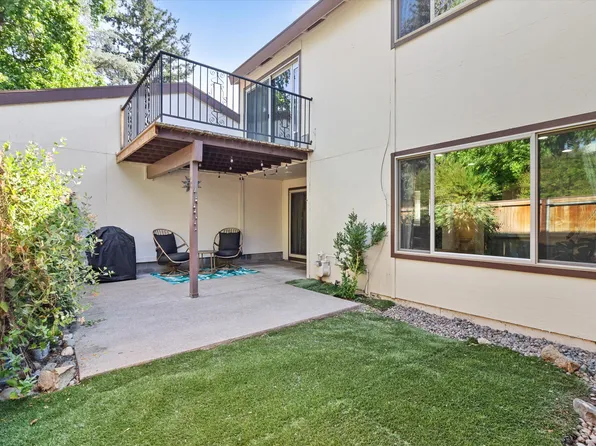 320 Eastwood Dr, Medford, OR 97504