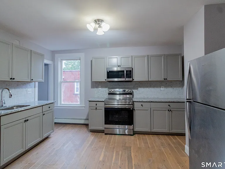 27-29 York St #2 — Photo 3